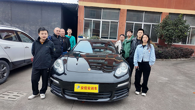 2025学习开锁汽车电子培训学校现场